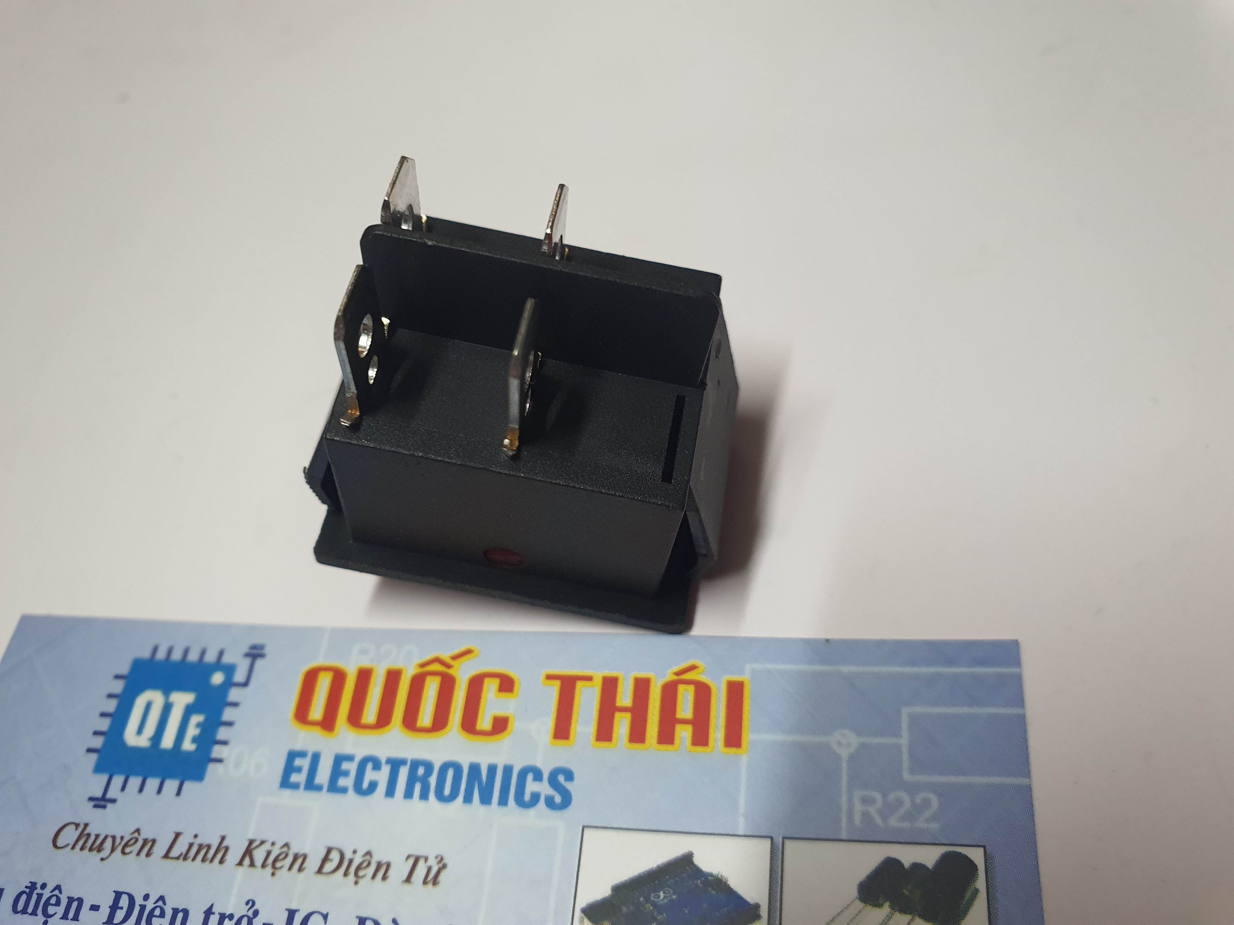 Công tắc 4 chân 15A có đèn (25x30mm)