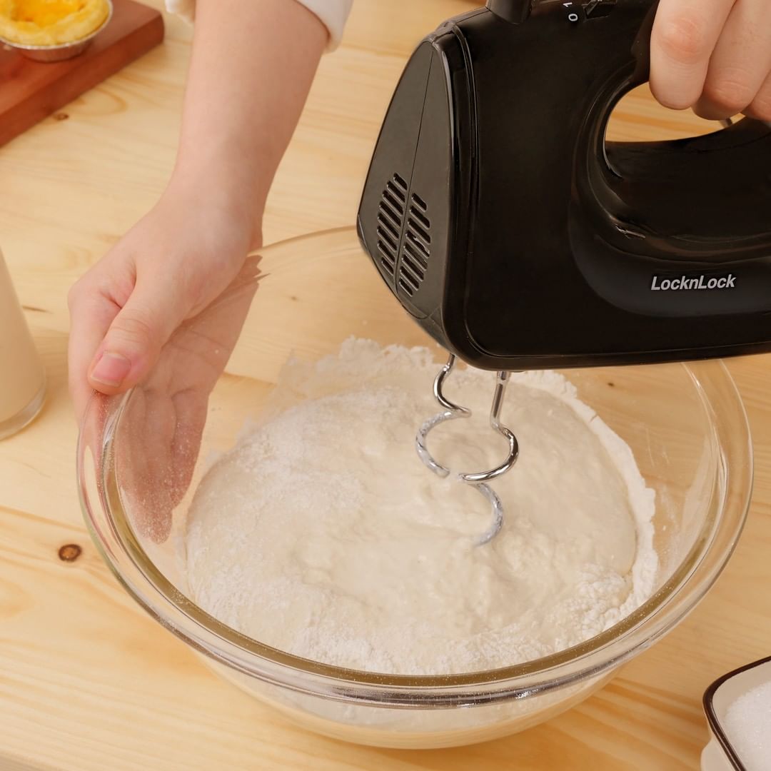 Máy đánh trứng LocknLock Hand Mixer - hai bộ que đánh EJM501DGRY- T2CMALL