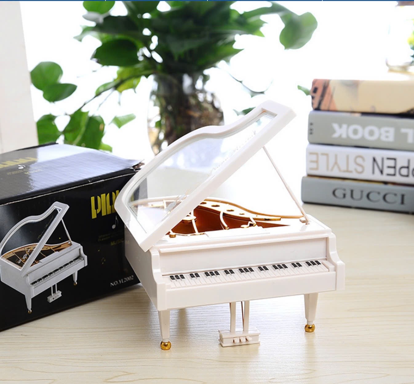Piano music box with ringed ballet dancer, wind-up music box display gift