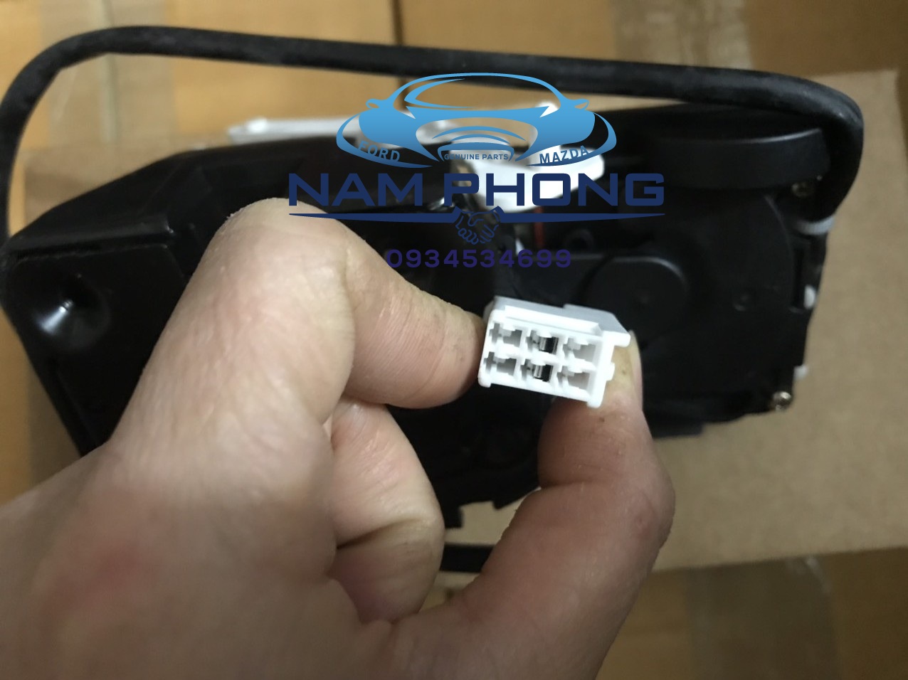 Ổ khóa ngậm sau Laser LH (bên lái) RH (bên phụ) B25E73310D-B25E72310E (500.000đ/1 cái)