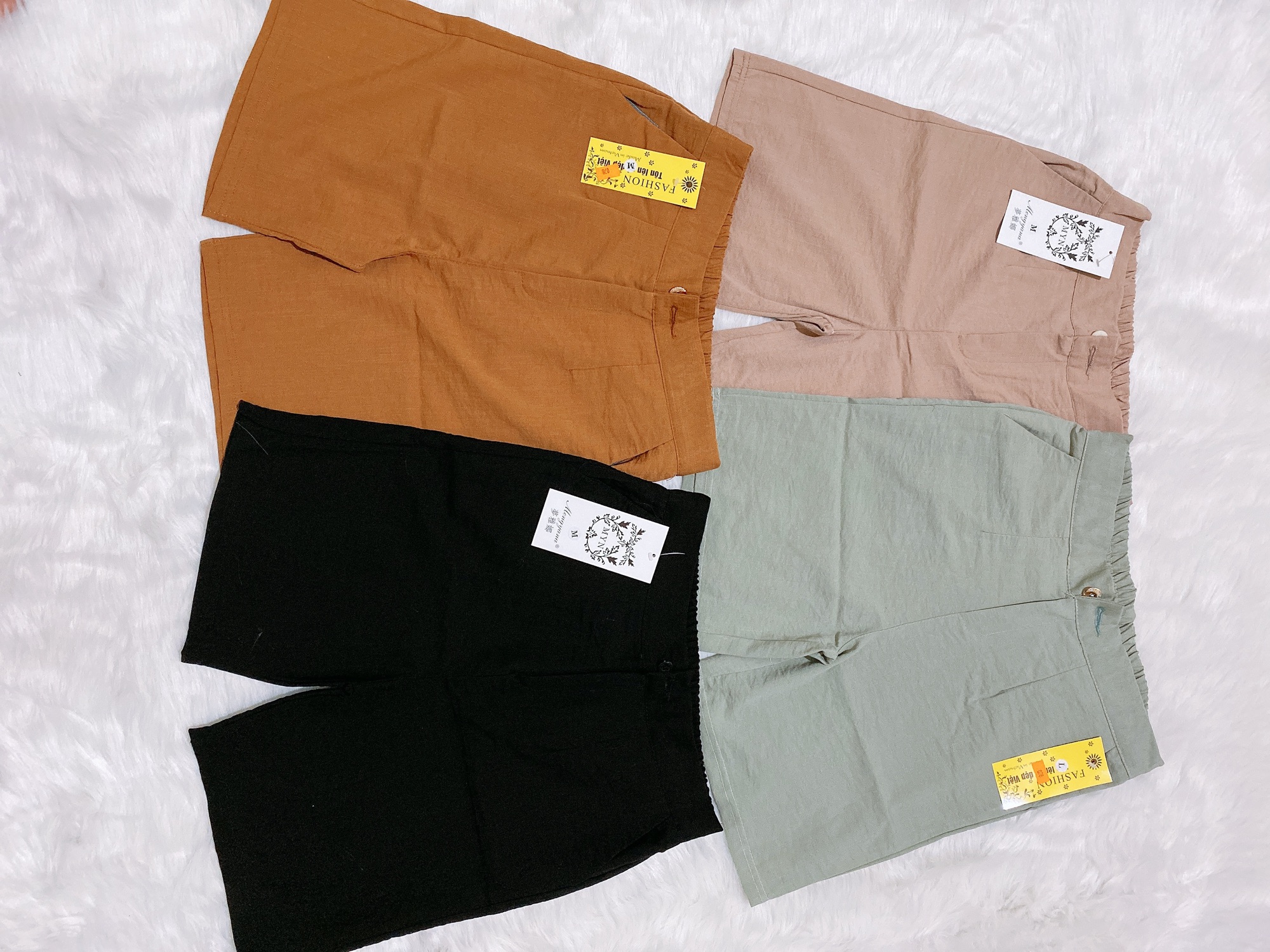 Quần Short Đũi Xước Nữ
