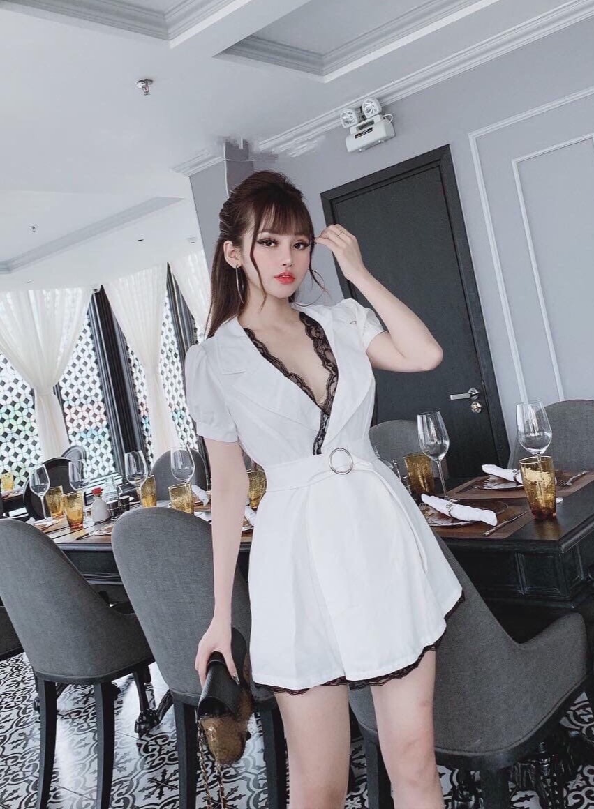 Đầm cổ tim viền ren xinh xắn
