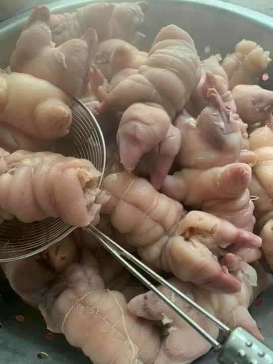 Giò heo rút xương 1kg (giao tphcm)