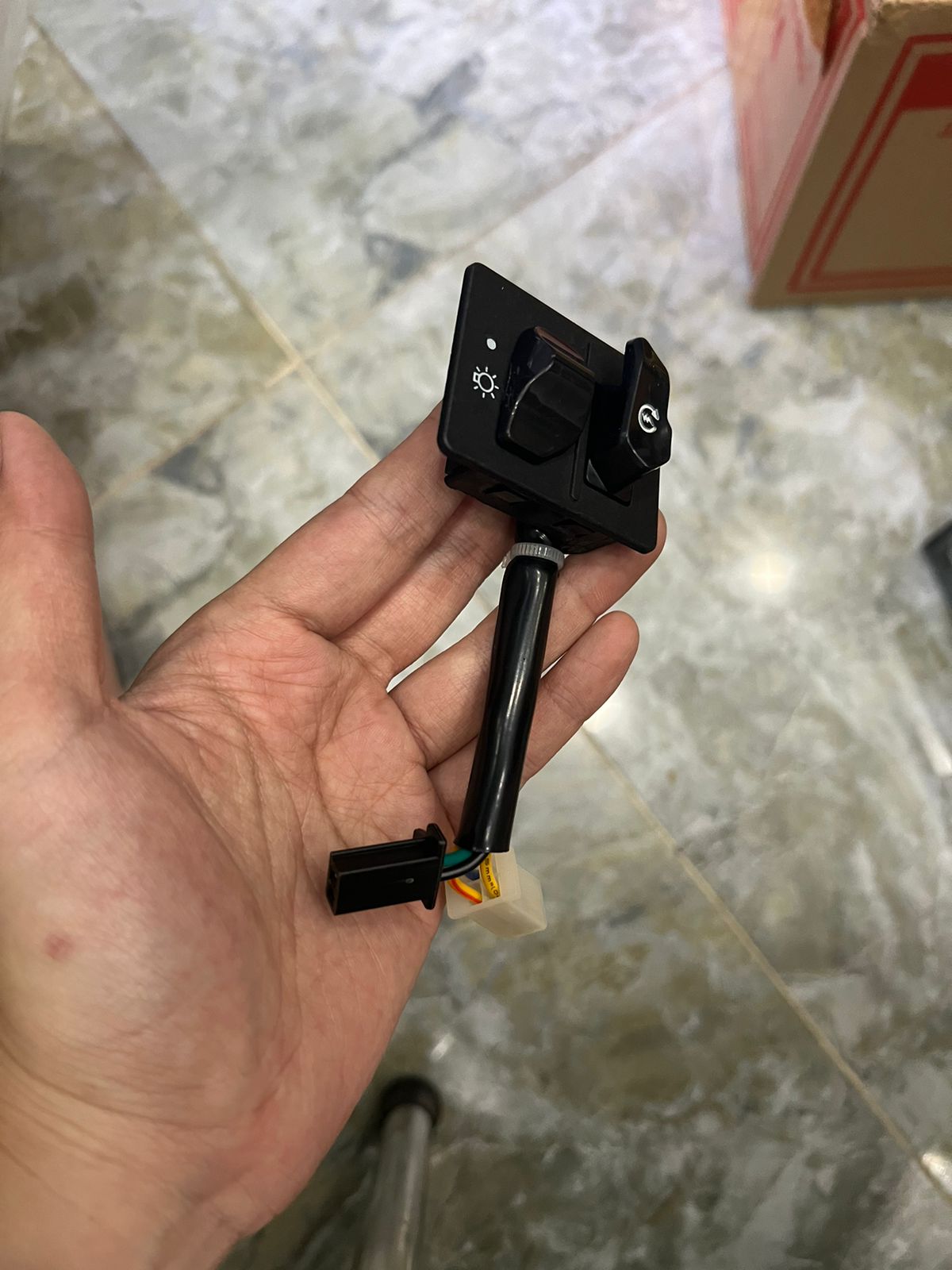 Bộ nút công tắt mở đèn và đè xe Sirius fi và xe Exciter