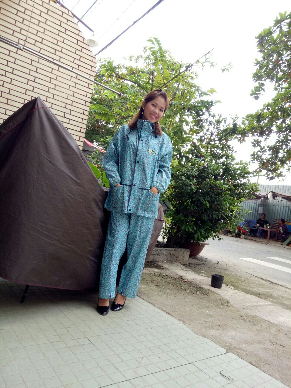 [HCM]Áo mưa bộ nhiều hoa văn cho nữ