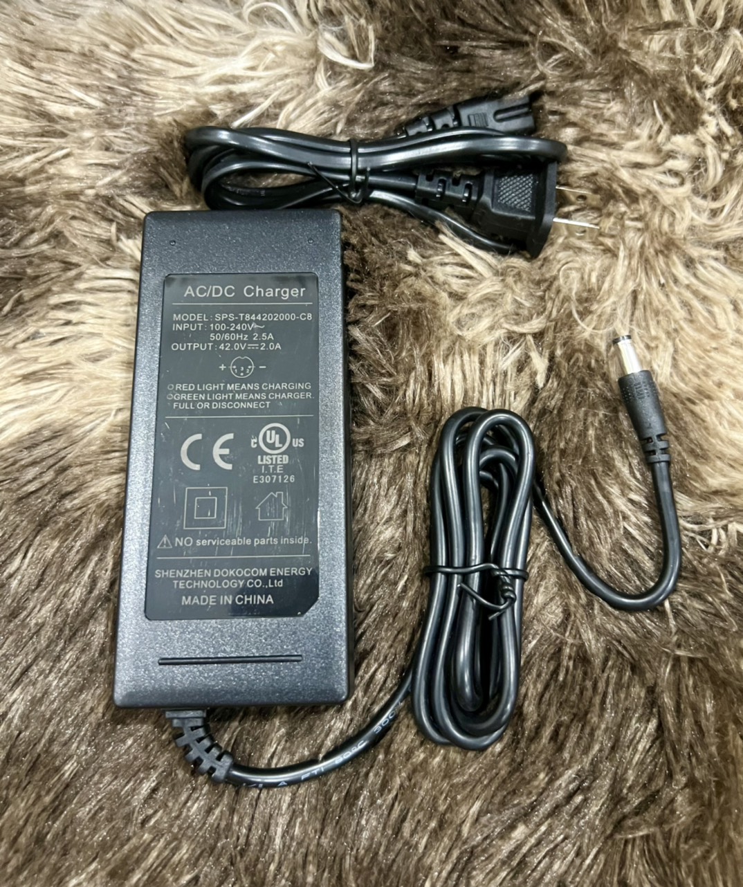 Sạc 10S 42V 2A LOẠI TỐT đèn báo đầy, chuyên sạc pin Li-ion.