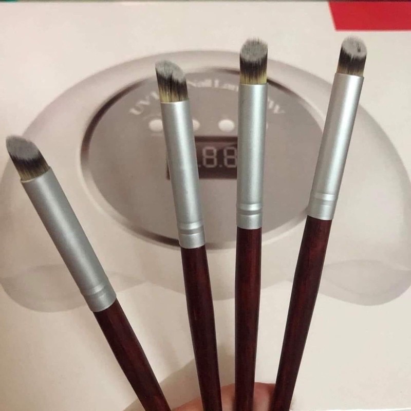 Cọ omber nail cán gỗ  dùng loang màu vẽ móng