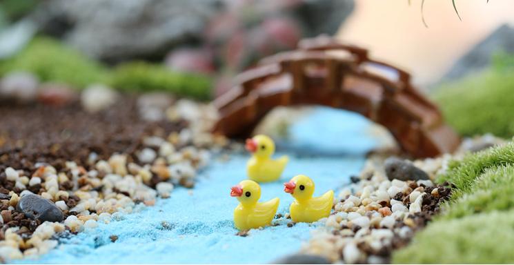 Mô hình con vịt vàng mô hình trang trí tiểu cảnh terrarium chậu cây cảnh sen đá bánh kem