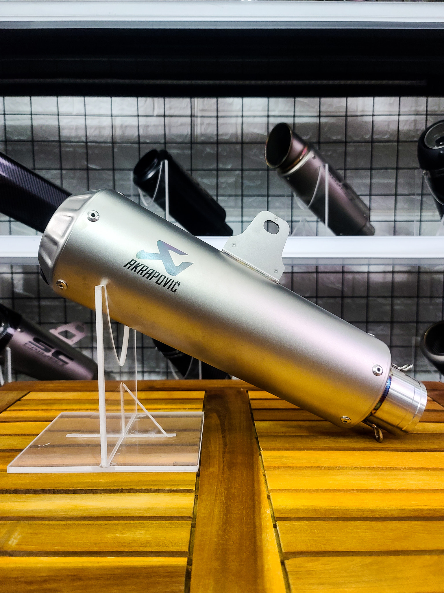 Pô Akrapovic R3 - Mẫu Mới 