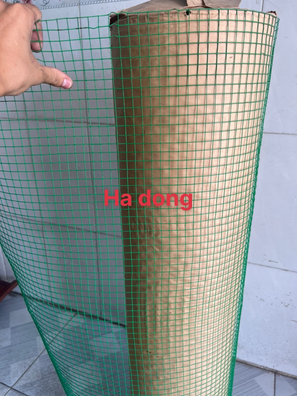 ( Khổ cao 1m2 ) Lưới sắt bọc nhựa mắt lưới màu xanh ( ô vuông rộng 1.2cm )