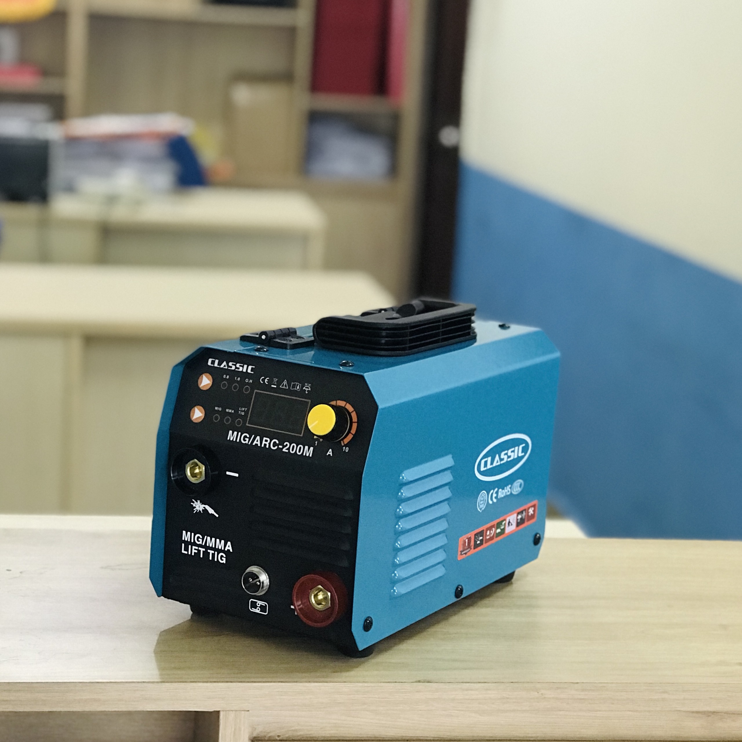 Máy hàn mig 3 chức năng Classic MIG/ARC 200M ( Tặng kính hàn điện tử, cuộn dây, 3 béc hàn)