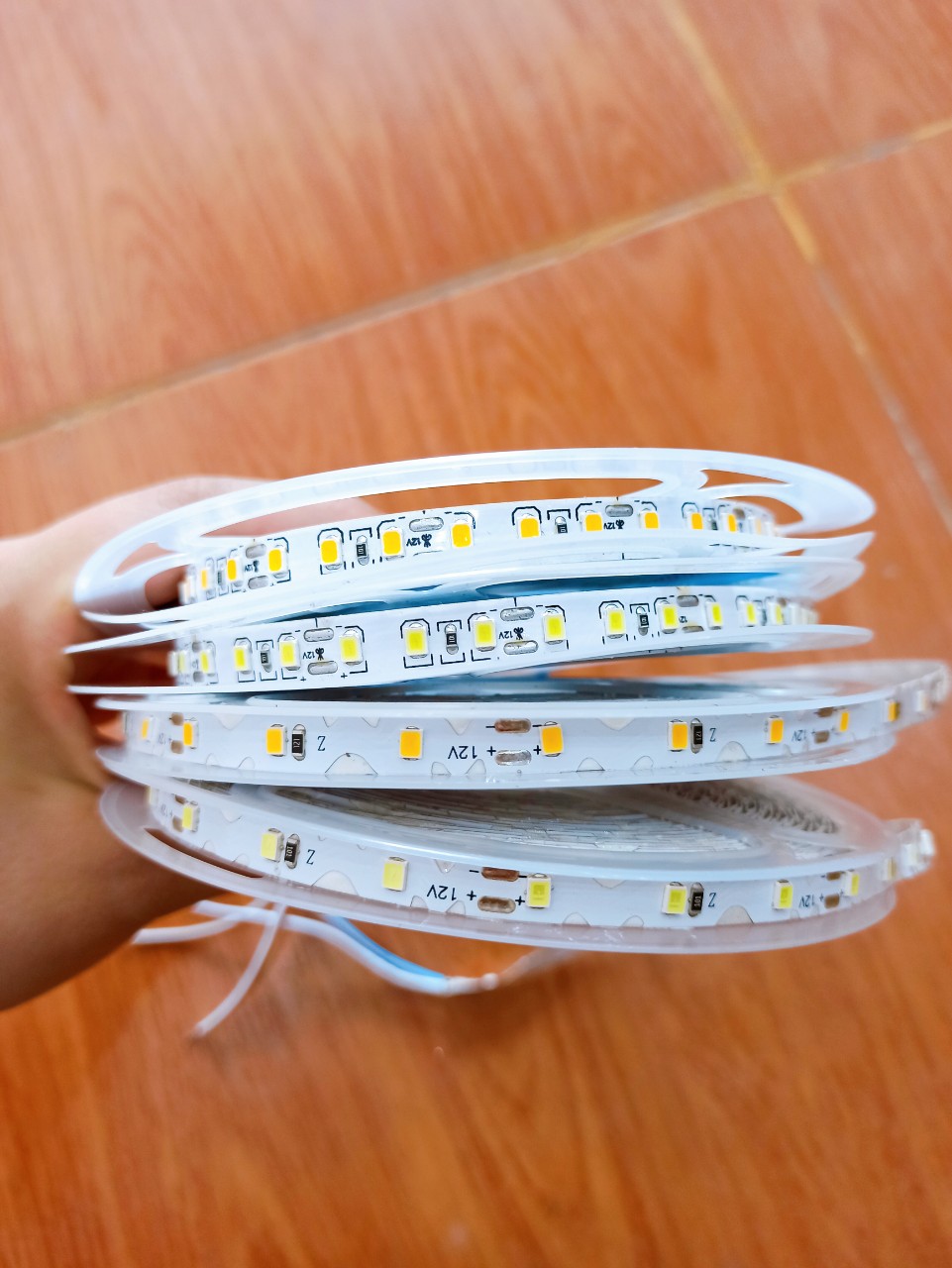 LED DÂY ZICZAC 12V DÀI 10M/CUỘN