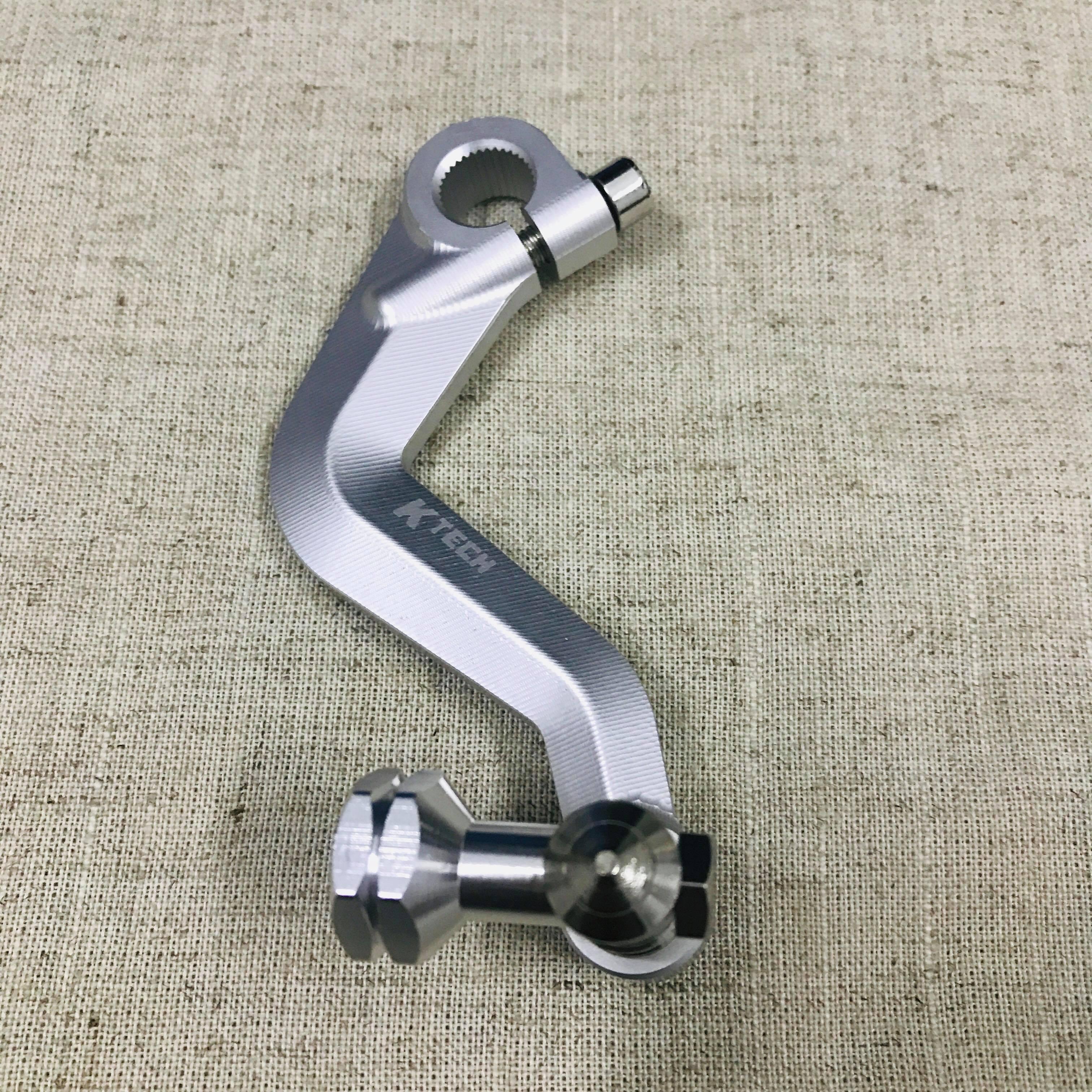 CÀNG THẮNG SAU KIỂU HIỆU KTECK TRANG TRÍ XE MÁY CỨNG CHẮC (MÀU BẠC) (NHÔM CNC)