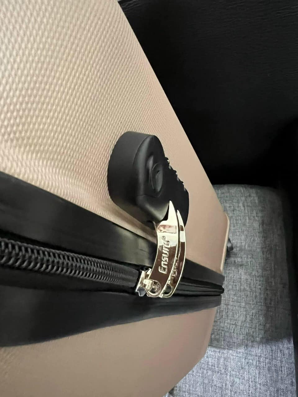 Vali Lock&Lock Ensure 20inch