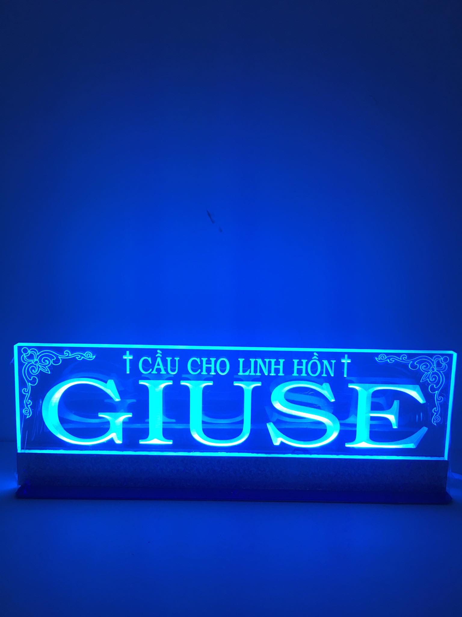 MICA LED 7 MÀU CẦU CHO LINH HỒN (GIUSE 10x30cm)