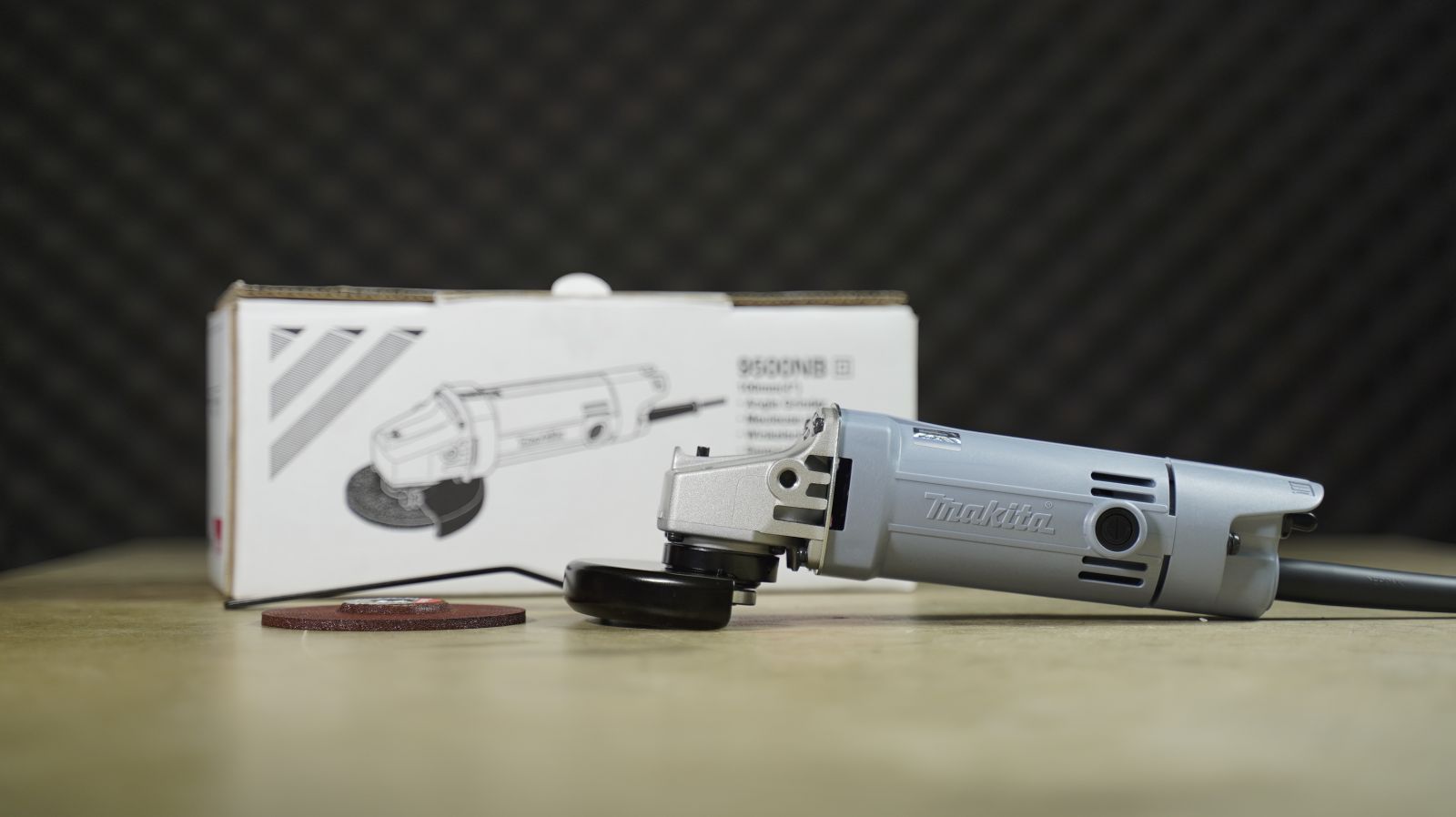 Máy mài góc Makita 9500NB
