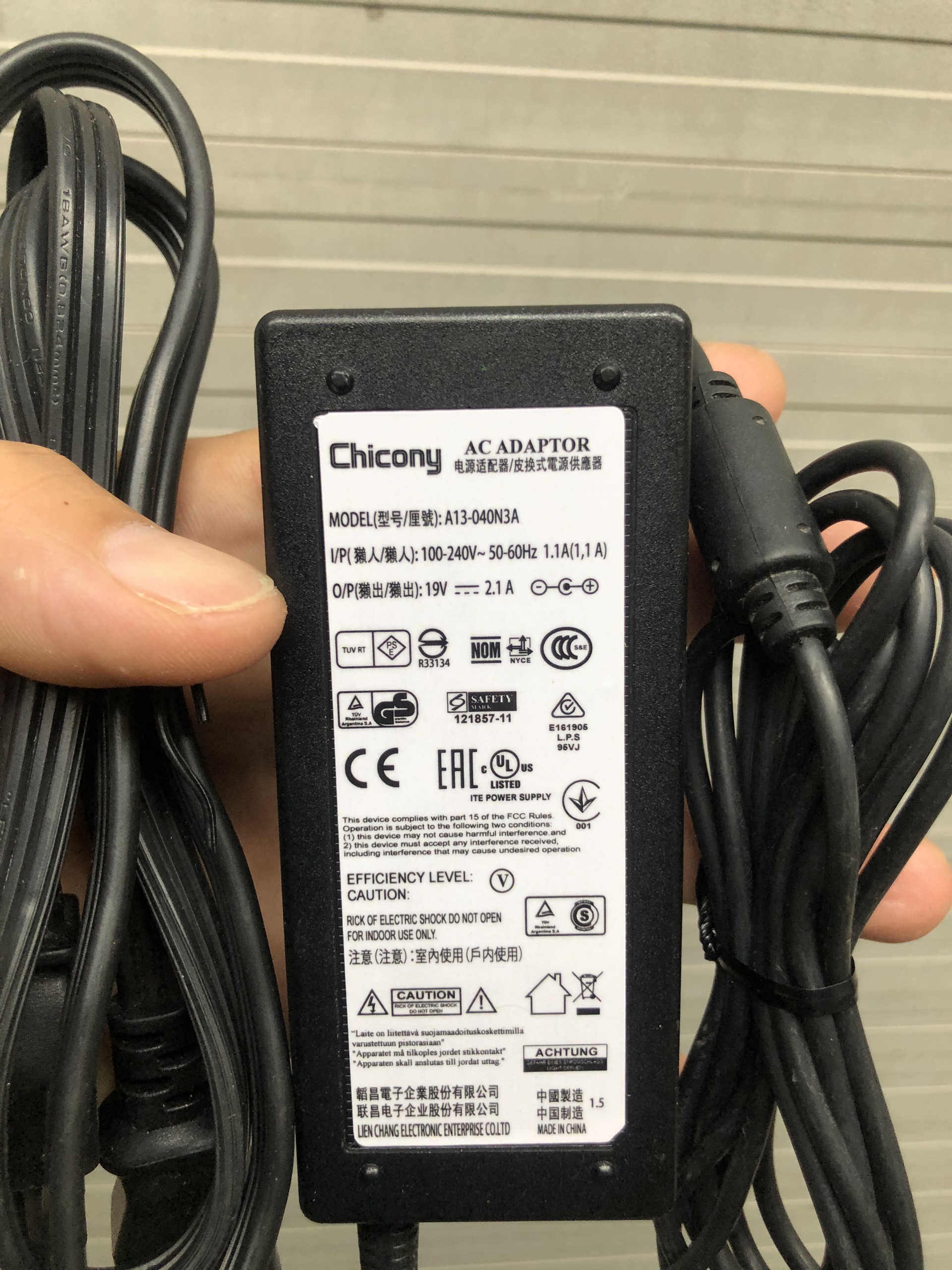 Sạc laptop Chicony 19V 2.1A
