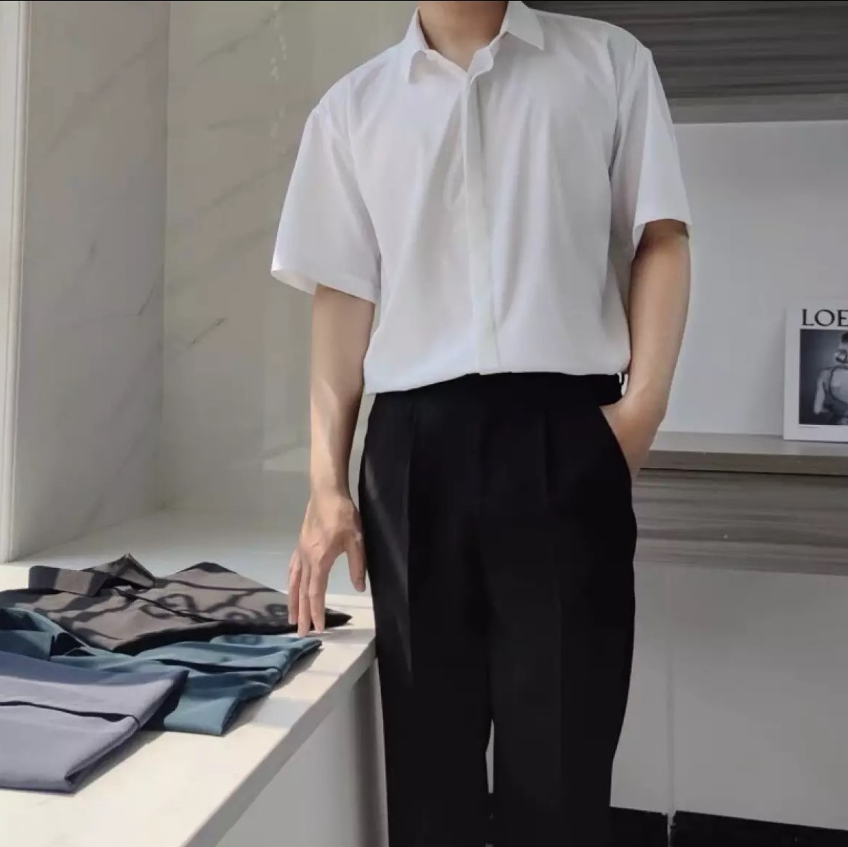 Áo sơ mi ngắn tay form rộng chất liệu vải lụa cao cấp không nhăn màu trắng đen phong cách Hàn Quốc