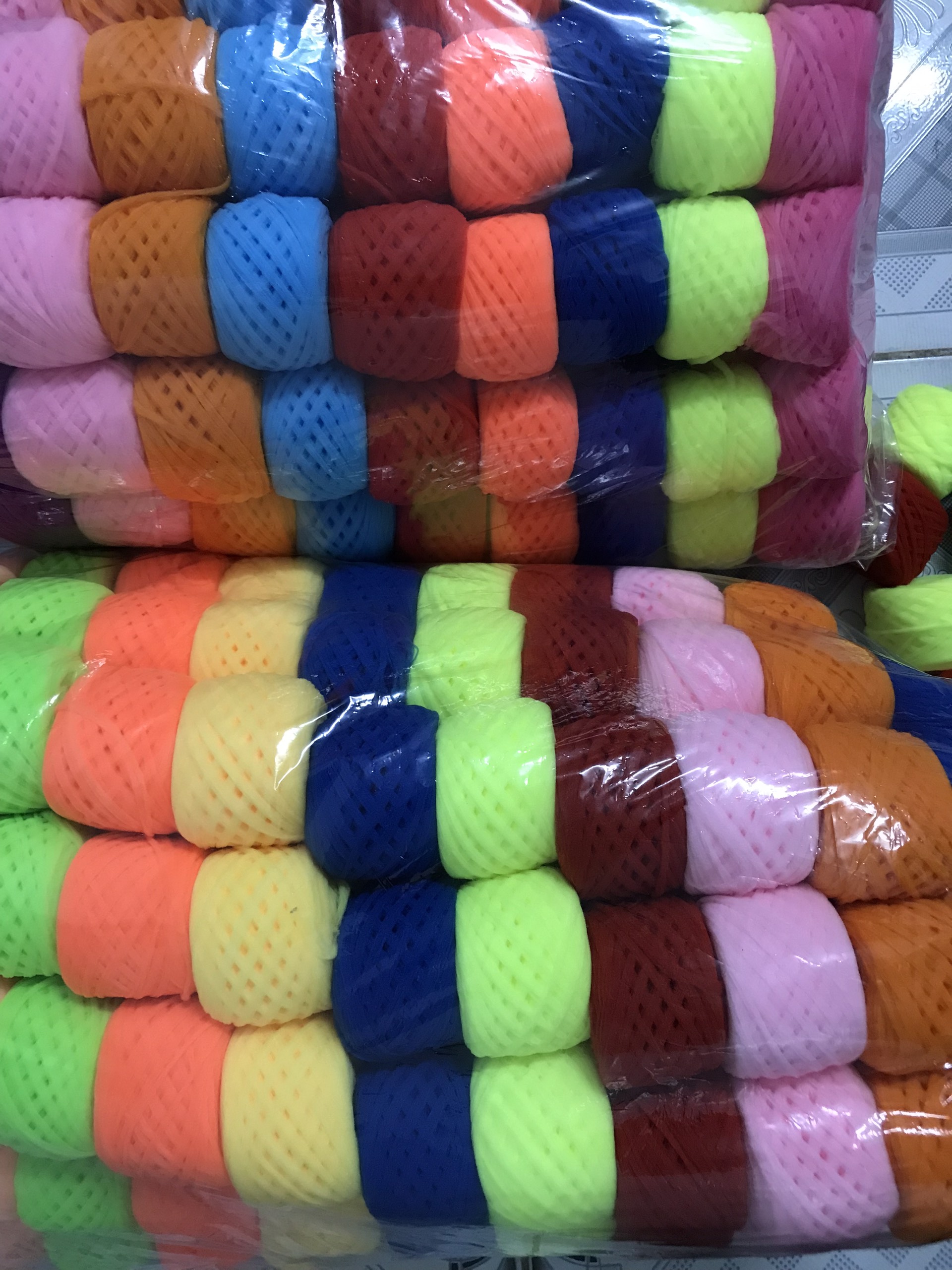 Cuộn len quấn ống nước, Keo len quấn ống PVC