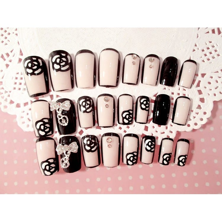 Bộ 24 Móng Tay Giả Hoa Hồng Đen ( Kèm Keo+ Tặng Dũa)