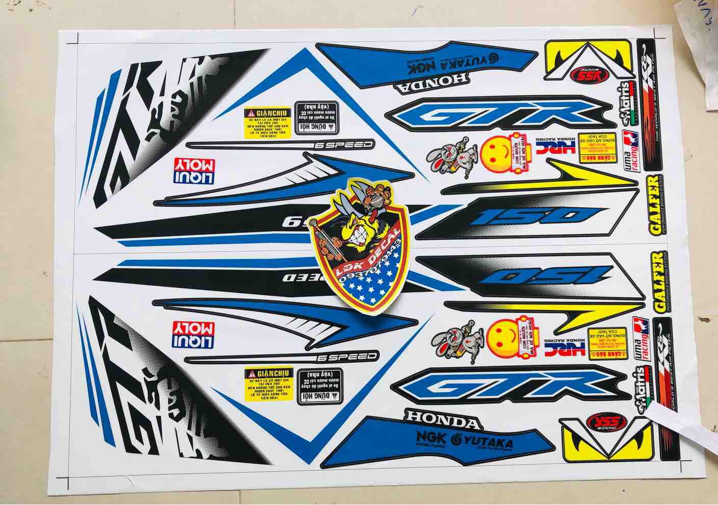 Tem rời Winner GTR trắng xanh