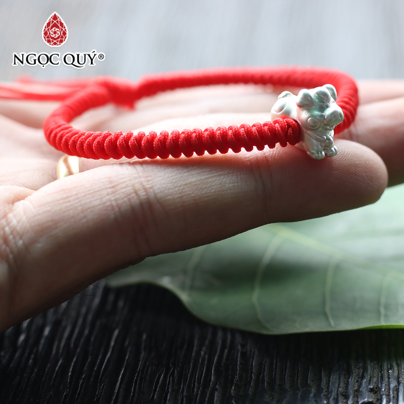 [HCM]Vòng thắt dây đỏ charm con giáp bạc - Ngọc Quý Gemstones