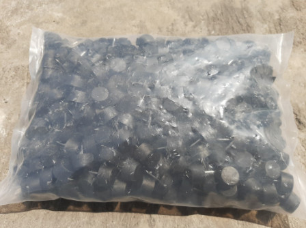 Chân đinh nhựa dẹt 400 cái
