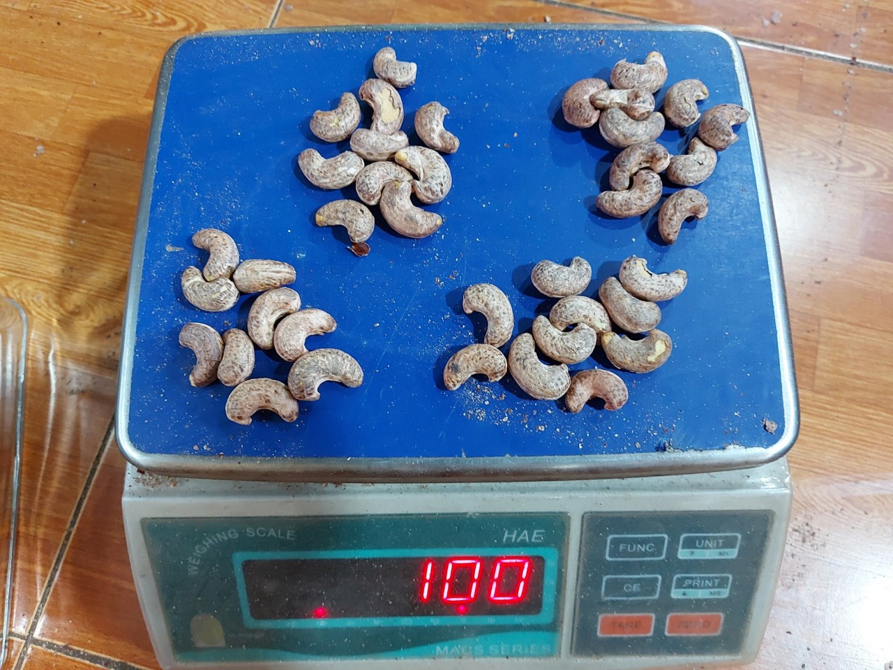 HẠT ĐIỀU RANG MUỐI HỘP 500gram