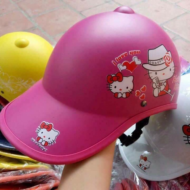 Mũ bảo hiểm lưỡi chai thời trang siêu rẻ