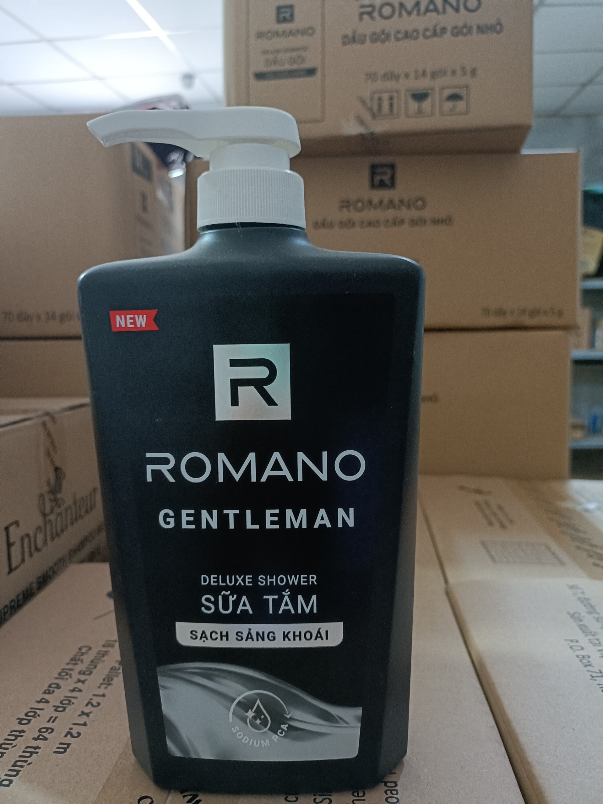 [HCM]Romano - Sữa tắm Romano Classic 650ml