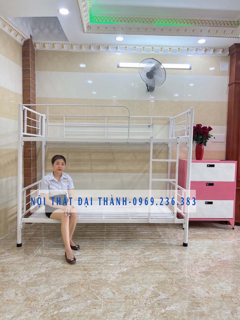 Giường sắt hai tầng tròn cao cấp hai lan can 1m2x1m2 màu trắng hiện đại