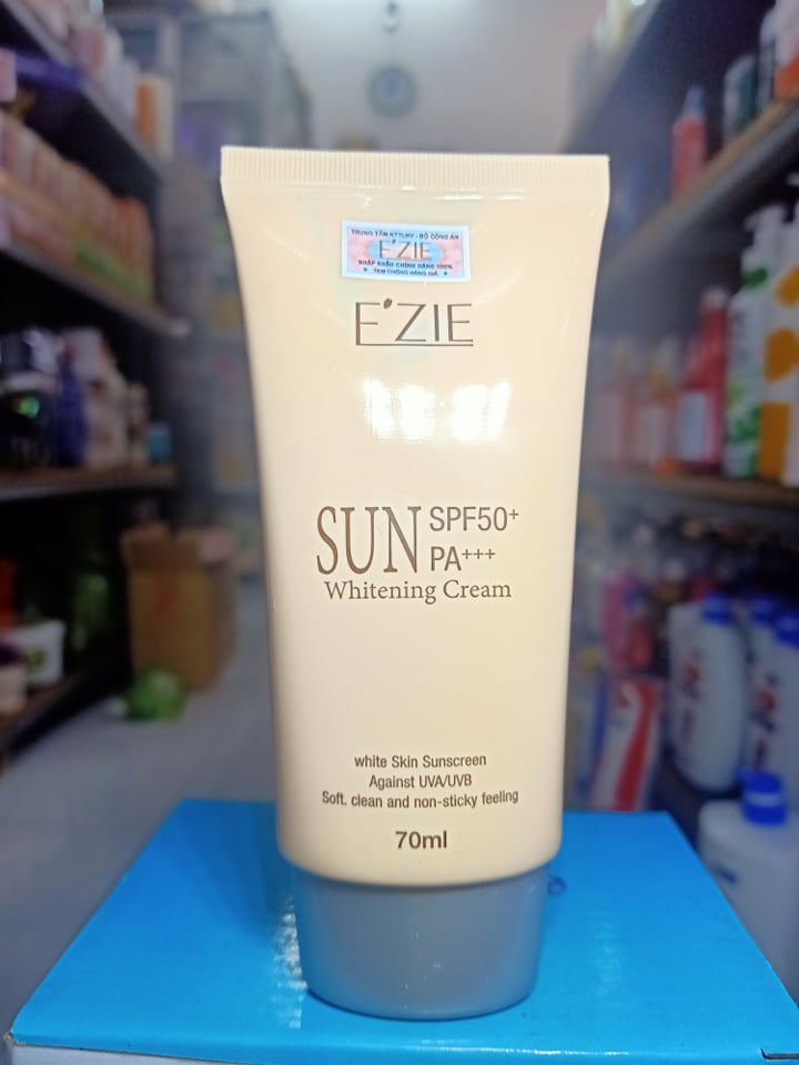 Kem chống nắng e'zie spf50+ pa+++