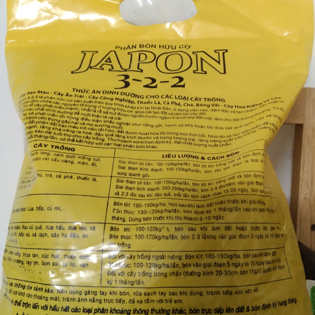 Phân hữu cơ japon 3-2-2 gói 1 kg phân nhật bản
