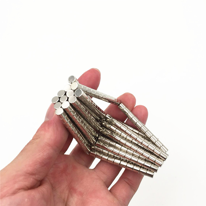 Nam châm đất hiếm 5x5mm mạ Niken lực từ N35