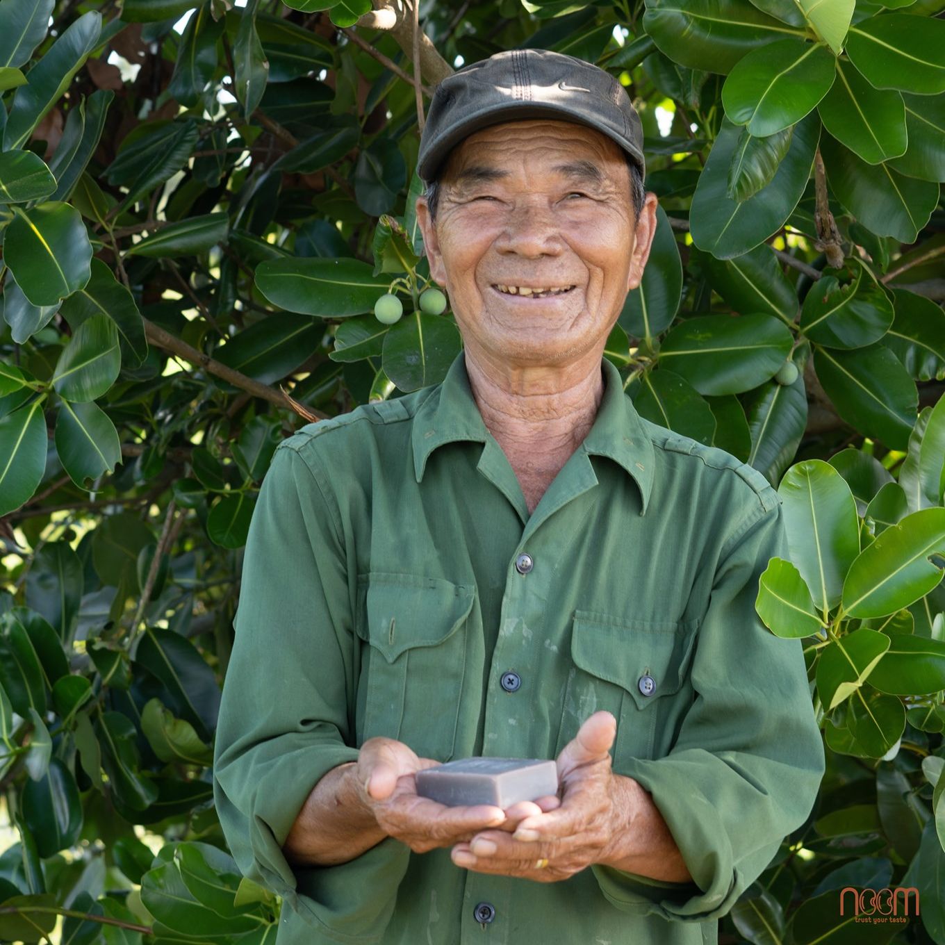XÀ BÔNG DẦU MÙ U NOOM (Tamanu Oil Soap) 100 GRAM