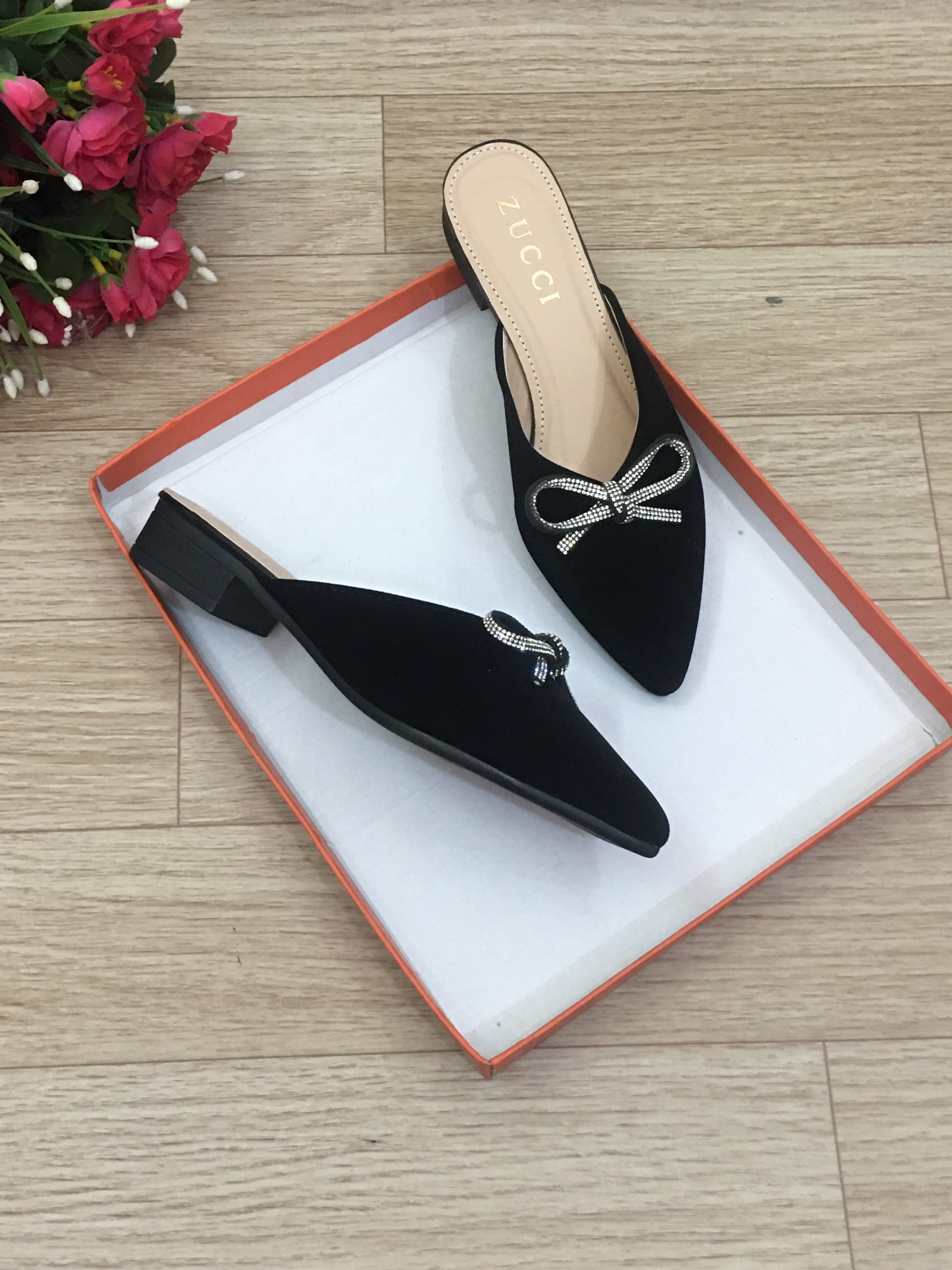 Dép sục nữ phối nơ đá nhỏ êm chân