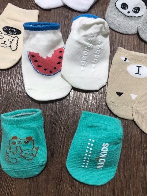 Set 10 đôi tất hàng chống trượt cho bé