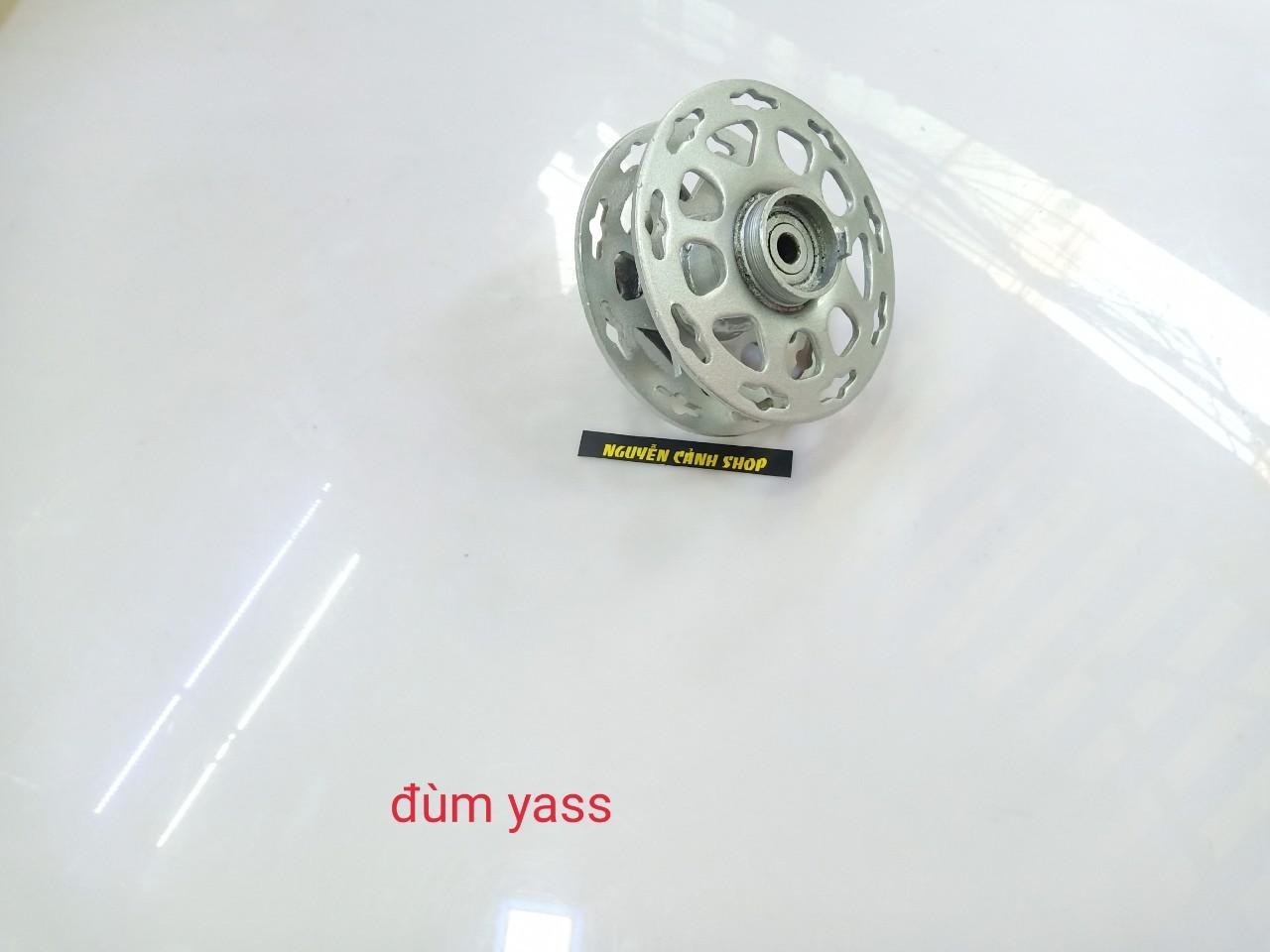 Đùm trước yass