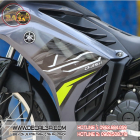 Exciter 135 LC decal only striped