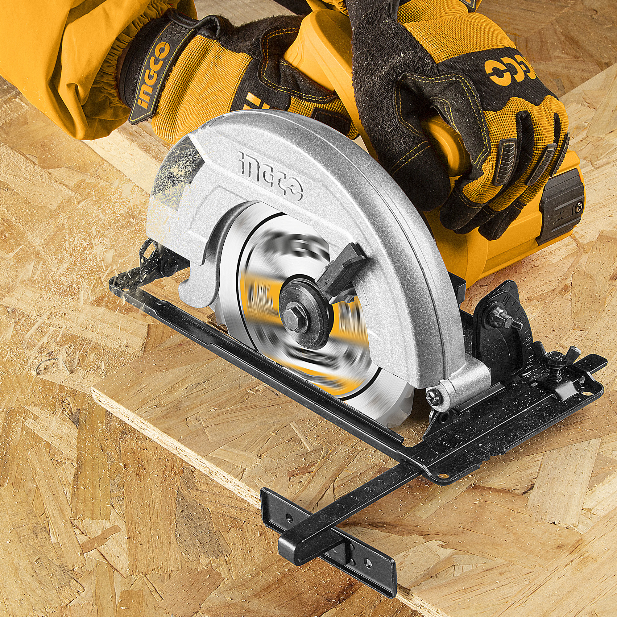 Máy cưa đĩa tròn INGCO CS18538 công suất 1400W