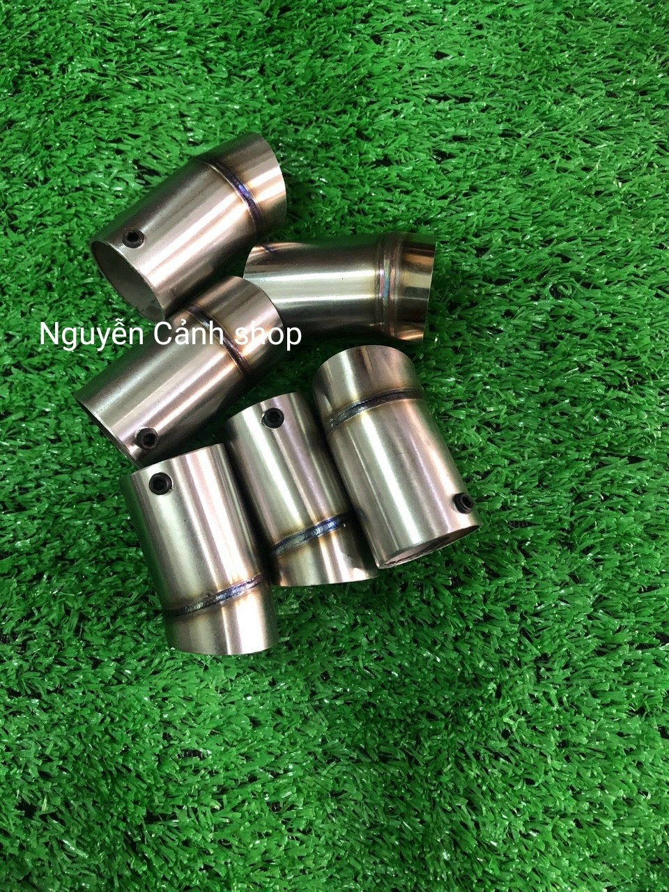 tiêu gắn đít pô winner X xã khí thải xuống đường