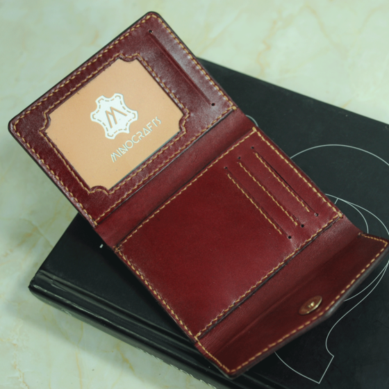 Ví da handmade kiểu dáng độc đáo sang trọng được làm thủ công tỉ mỉ từ da bò nhập khẩu cao cấp