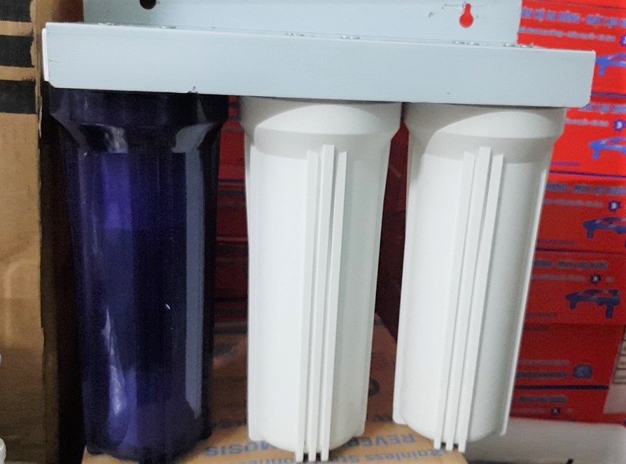 Bộ lọc nước sinh hoạt  kích thước 10inch (gồm cốc, lõi, tay vặn, pat treo đầy đủ)