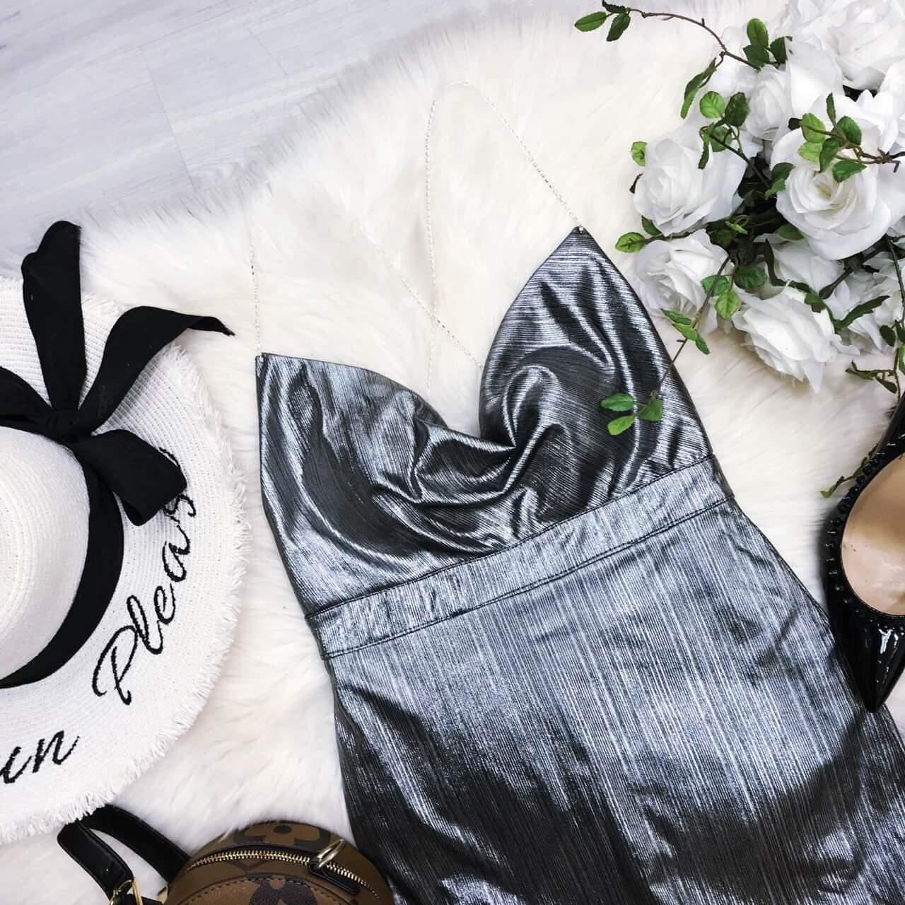 Đầm body cổ đỗ ánh bạc
