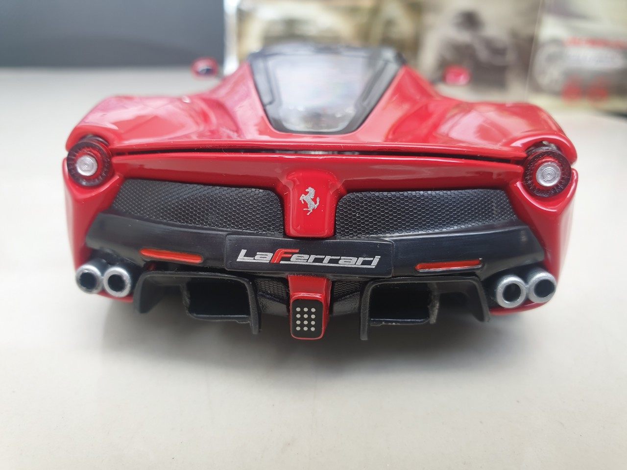 [HCM]Xe mô hình Ferrari LaFerrari tỉ lệ 1:24 Bburago