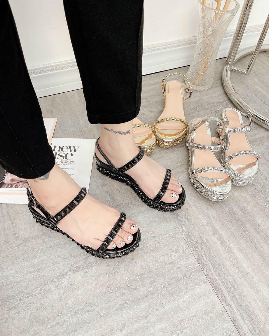 [HCM]SANDAL NHỊ XUỒNG ĐINH TÁN ĐẾ BẰNG