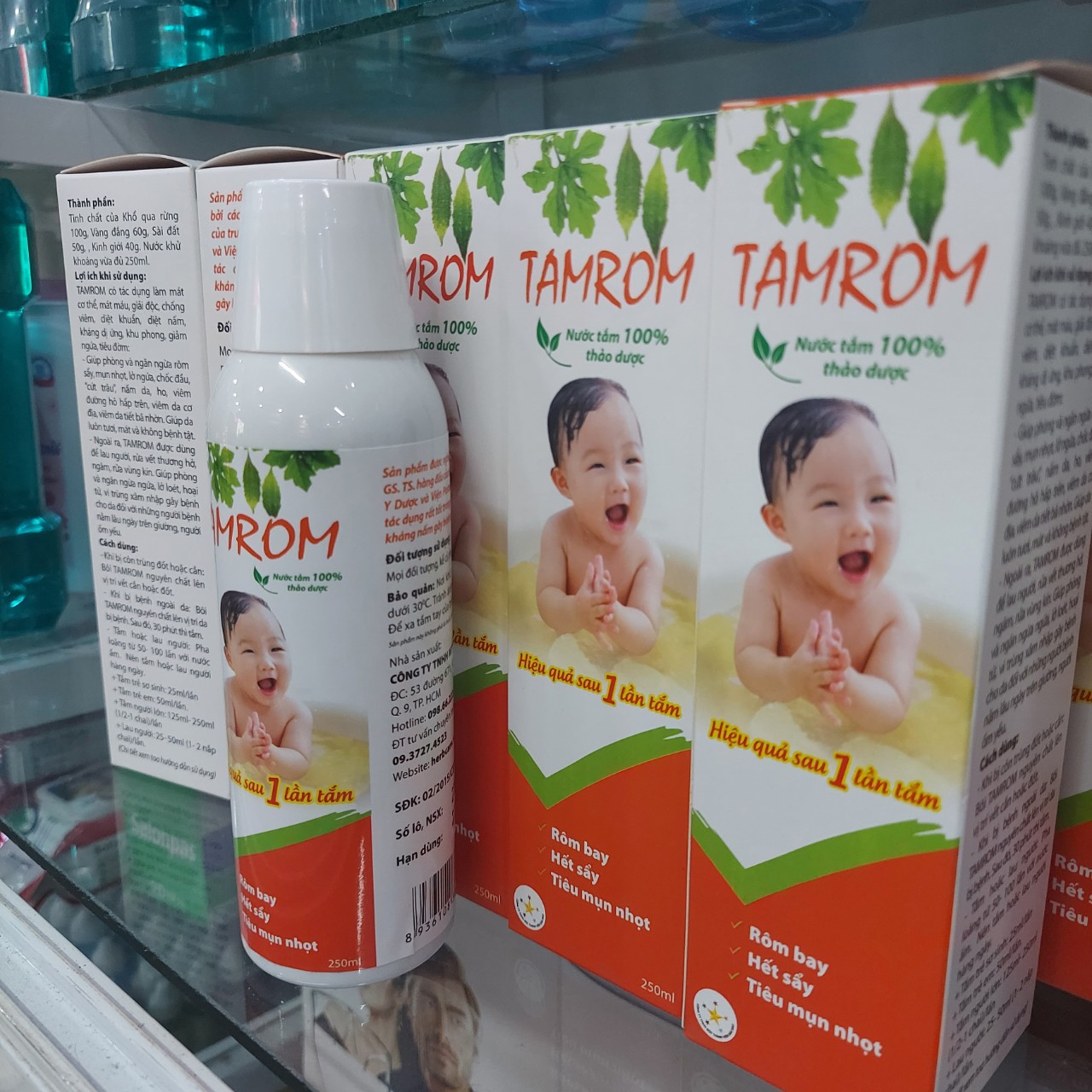 NƯỚC TẮM THẢO DƯỢC HẾT RÔM SẨY CHO BÉ TAMROM 250ML.