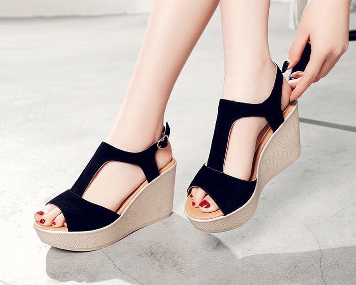 Sandal Đế Xuồng 9cm Chữ T