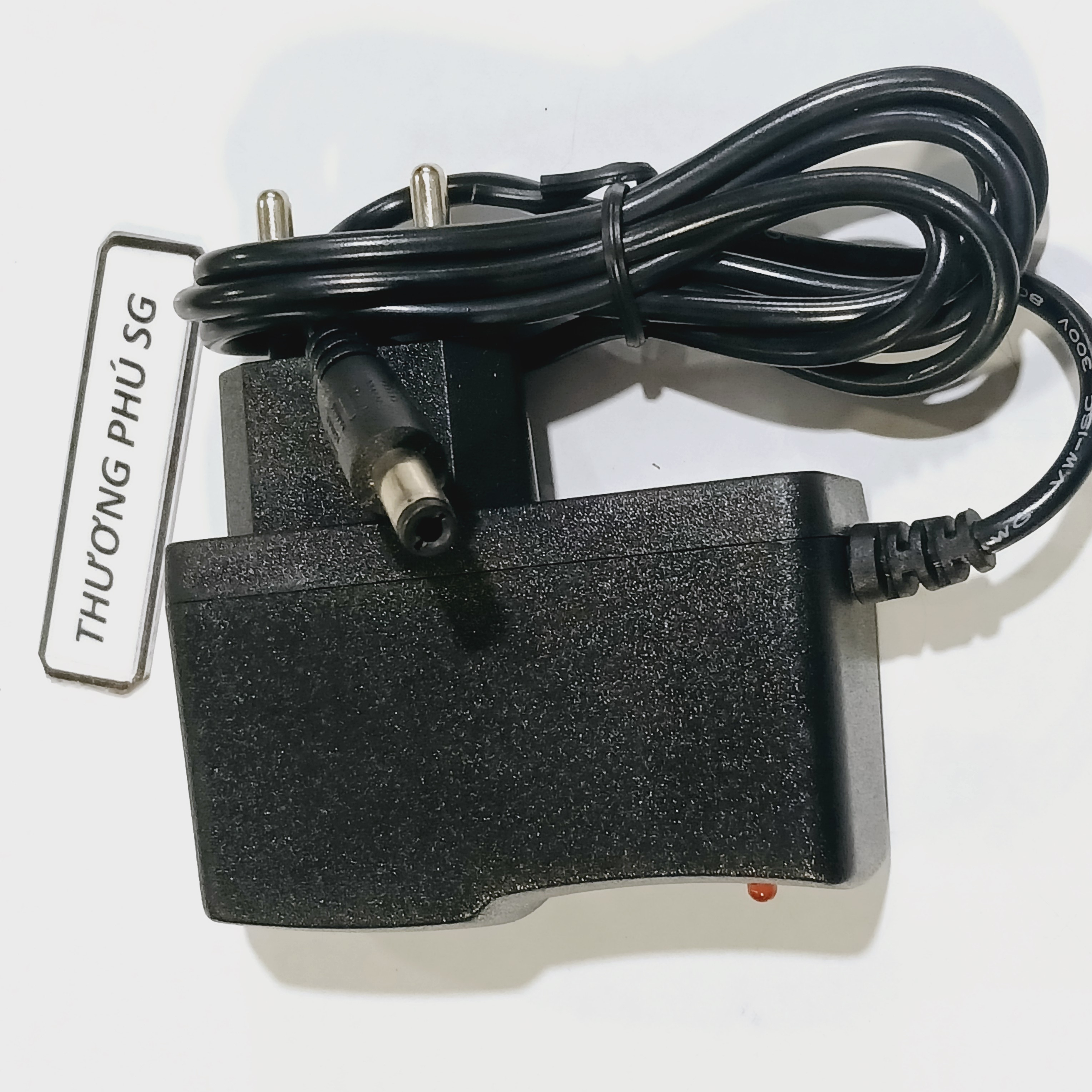 Nguồn Adapter DC 10V - 1A / Đầu cắm 5.5mm x 2.1mm