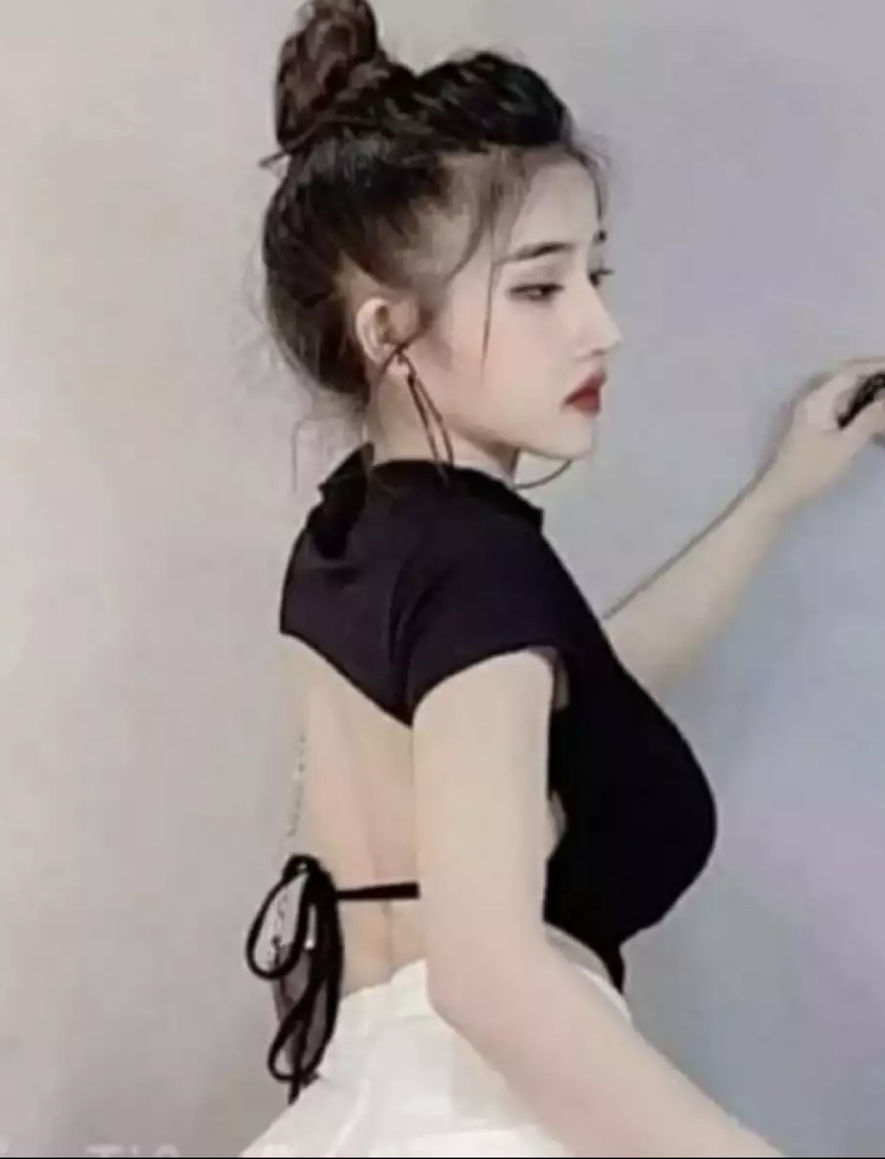 Áo croptop hở lưng sau cột dây sau lưng form 50kg trở lại